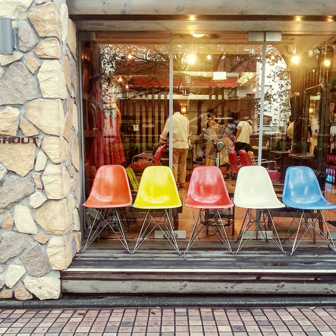 colour-chairs