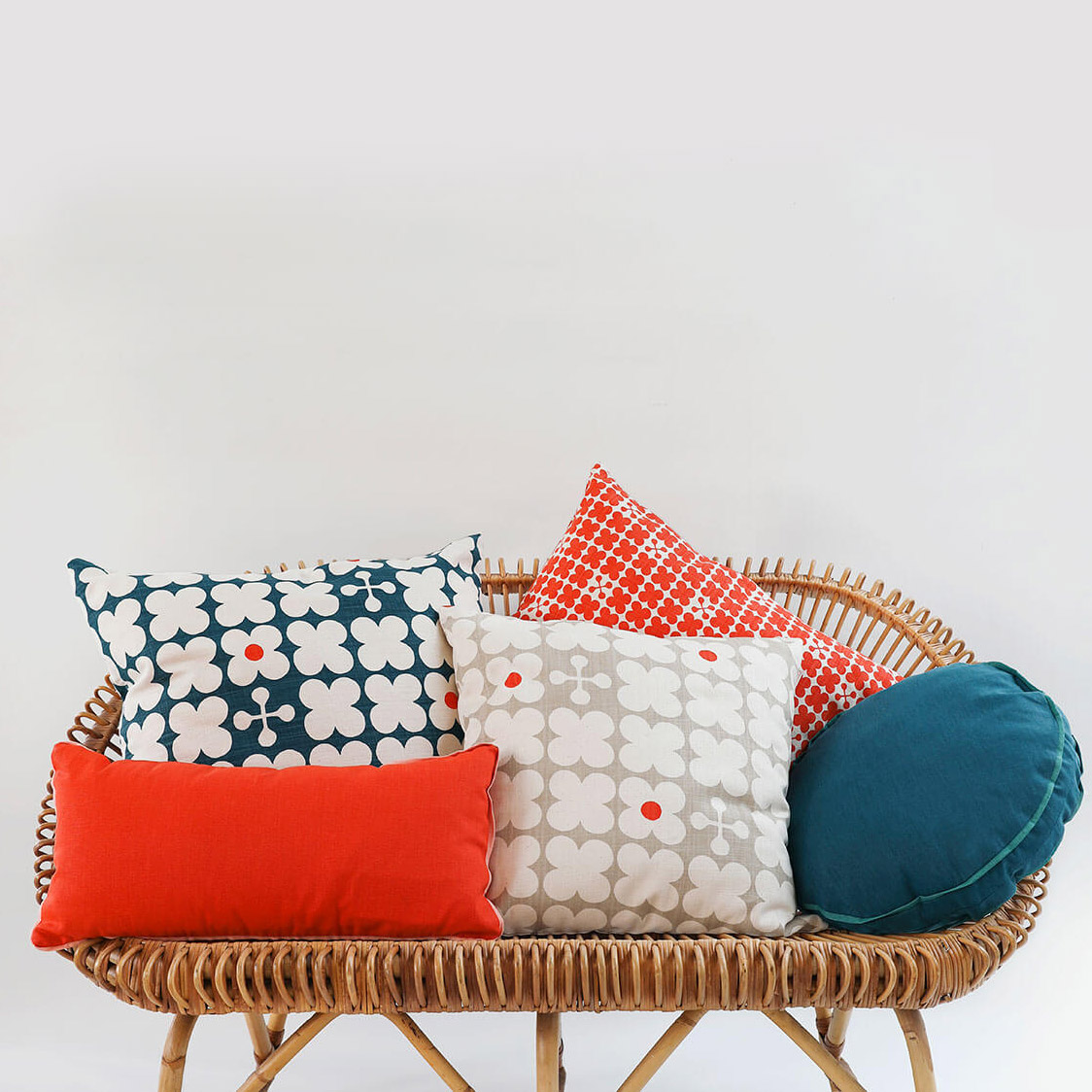 Cushions & Pillows