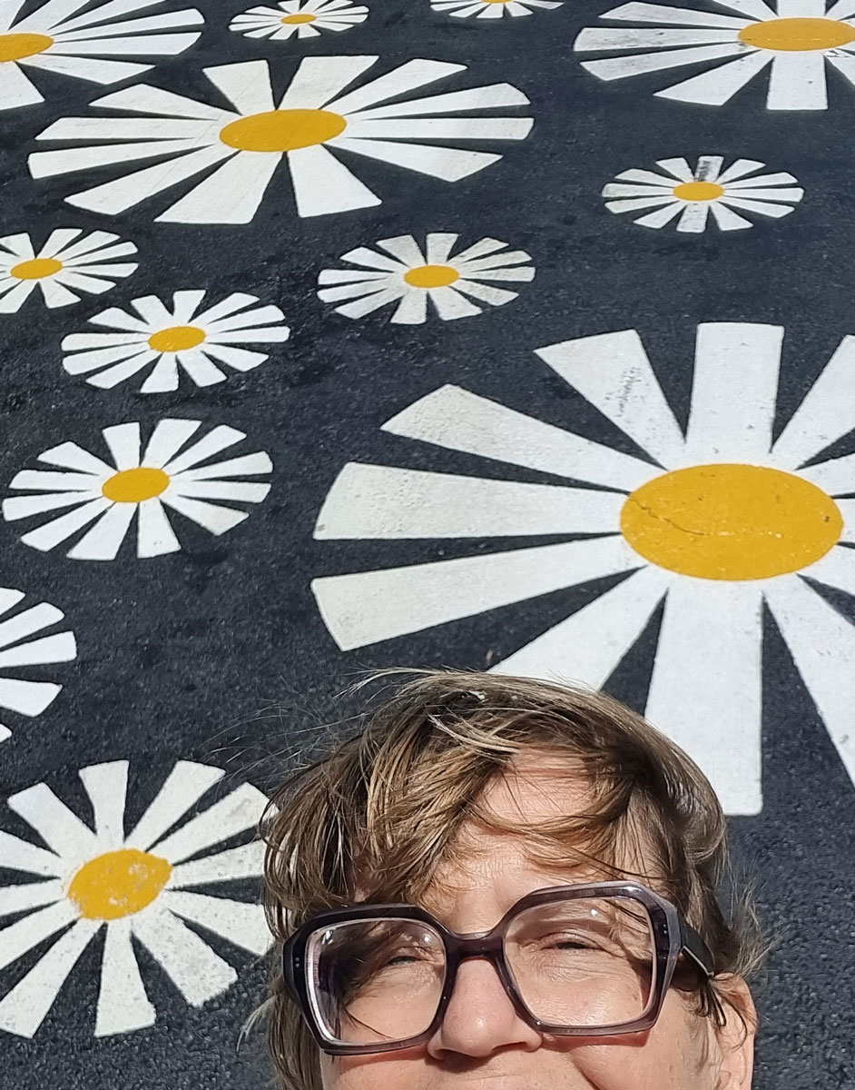 Walking on Daisies — Skinny laMinx